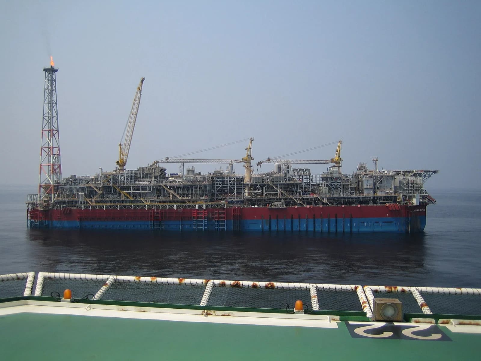 L’unité flottante FPSO Kizomba A au large de l’Angola, archive utilisée comme illustration