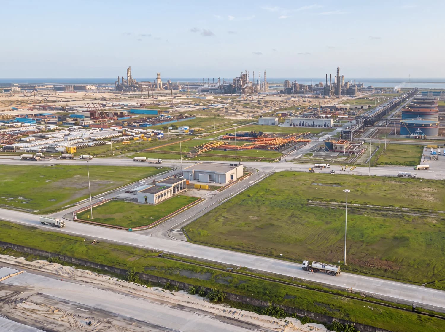 Vue aérienne de la raffinerie Dangote à Lekki au Nigeria