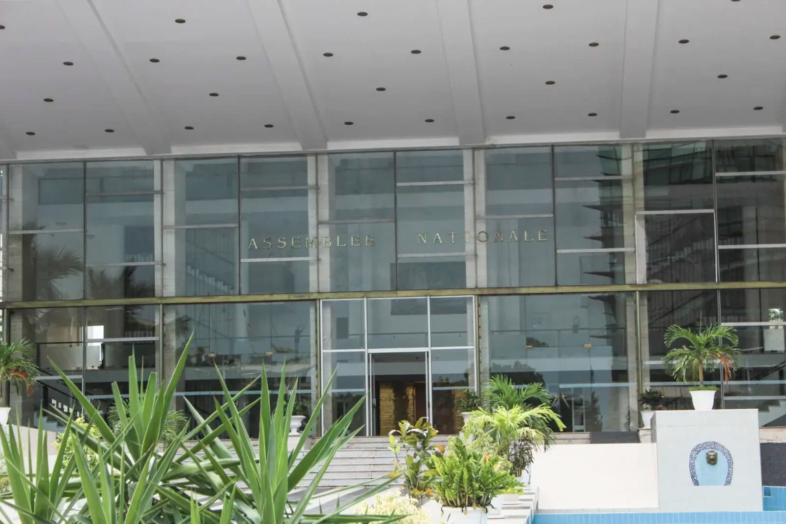 Façade de l’Assemblée nationale du Sénégal à Dakar, photographie d’archive de septembre 2012